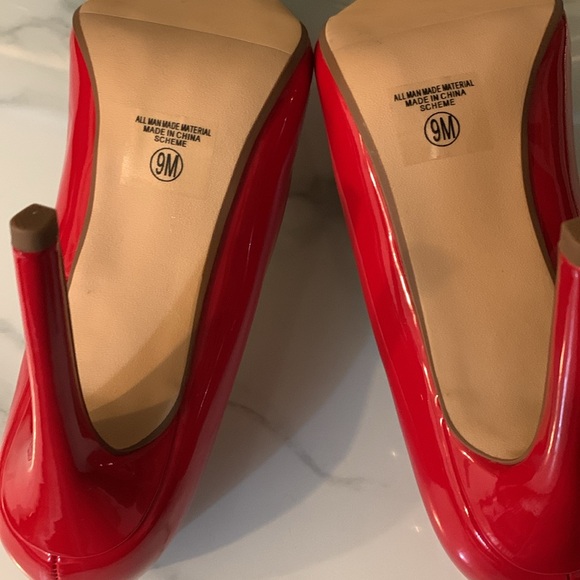 Women’s Y-not? Red scheme pumps. - Picture 10 of 13